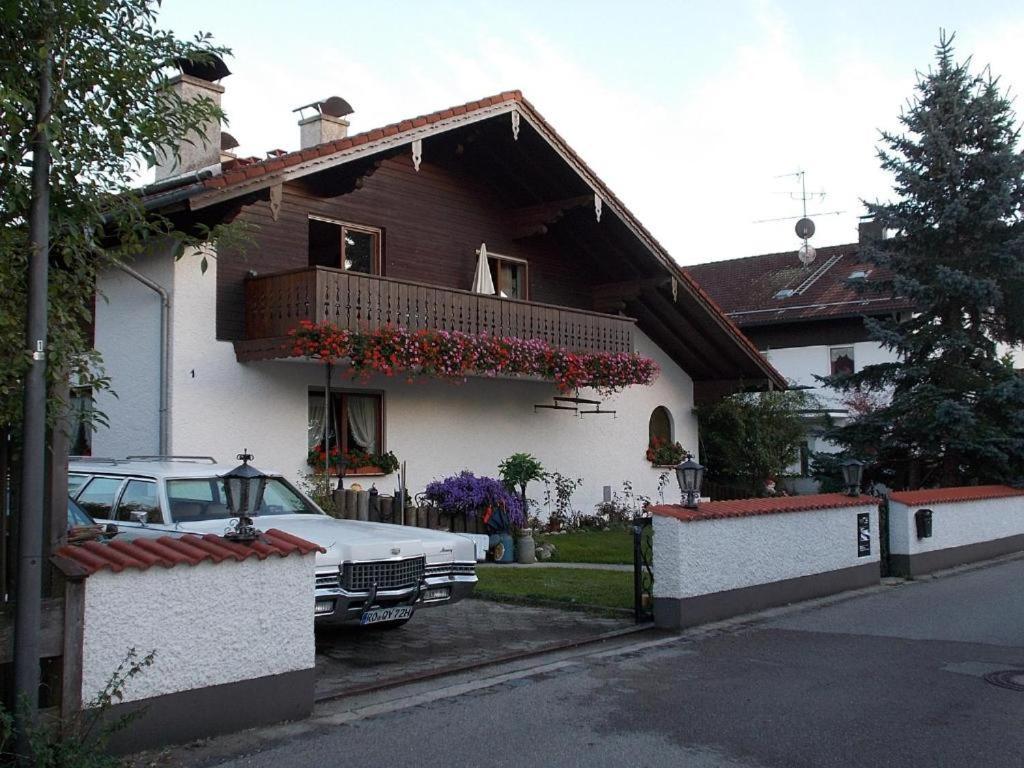 Karl-Stieler-Str. One Room In A 2 Room Appartment ; Lot Space Bruckmuhl Luaran gambar